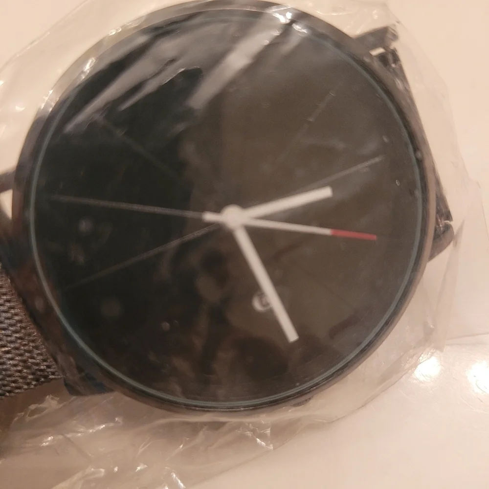 Stylish Black Mesh Strap Watch